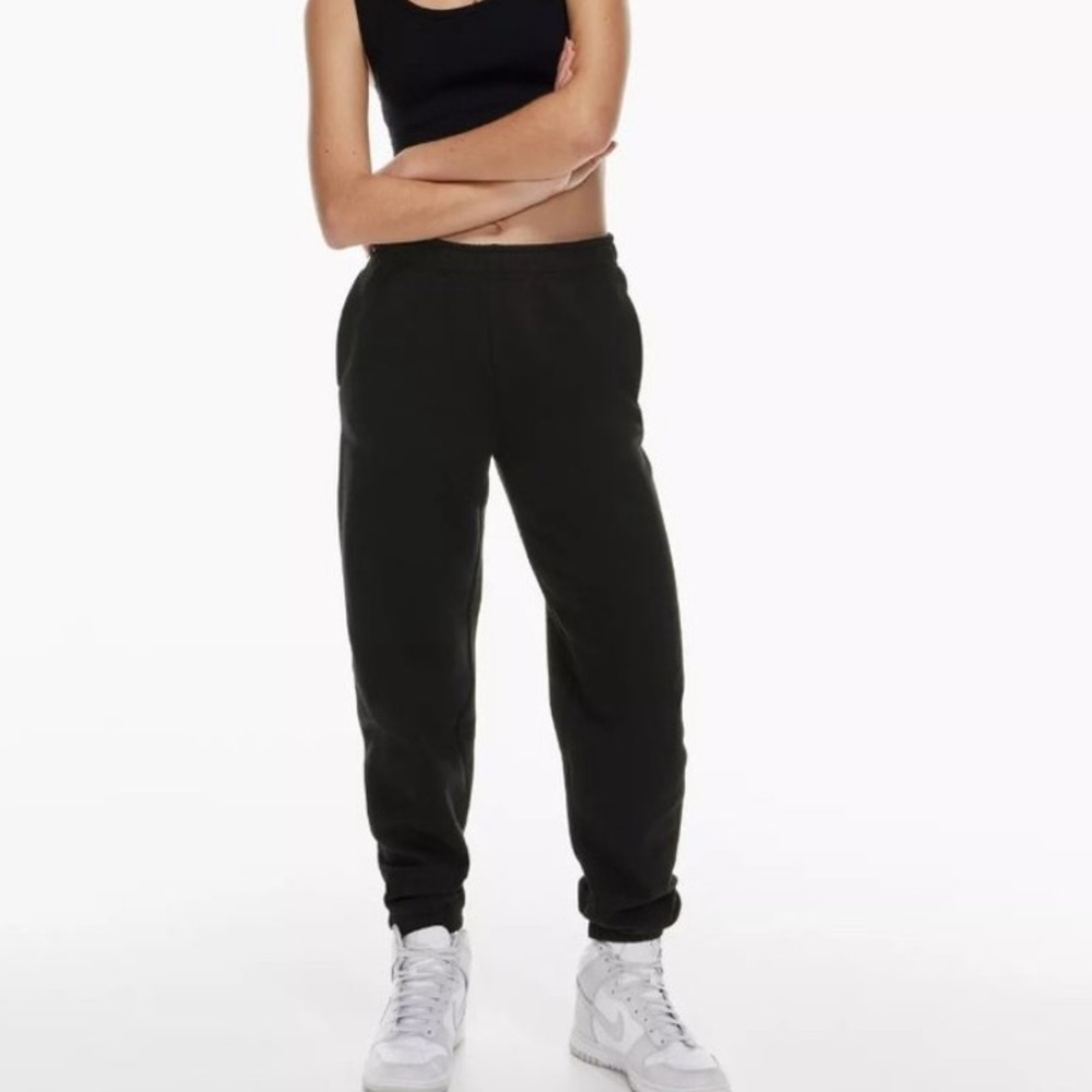 aritizia black sweats